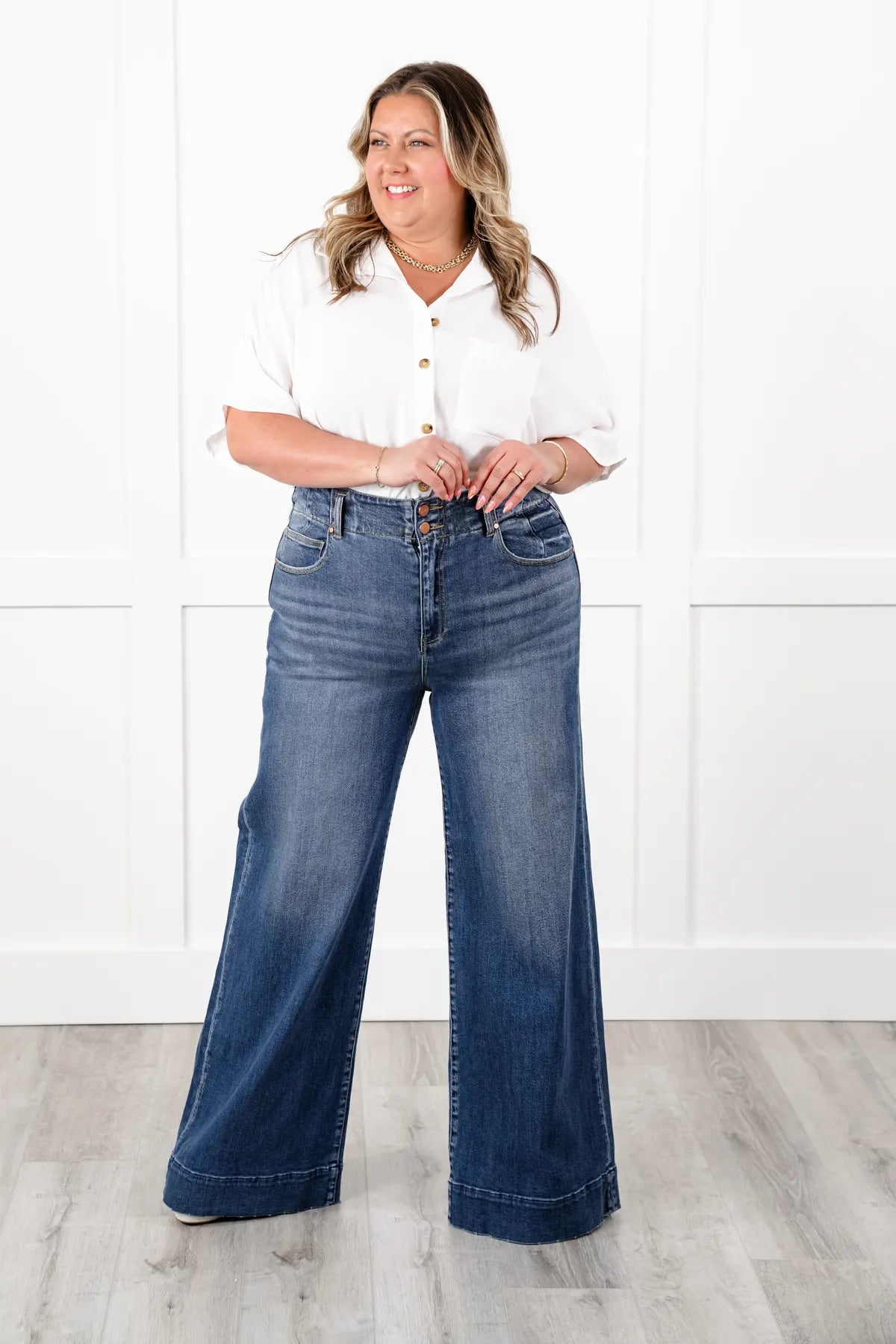 Lunimo Double Button Wide Leg Trouser Hem Non-Distressed Jean